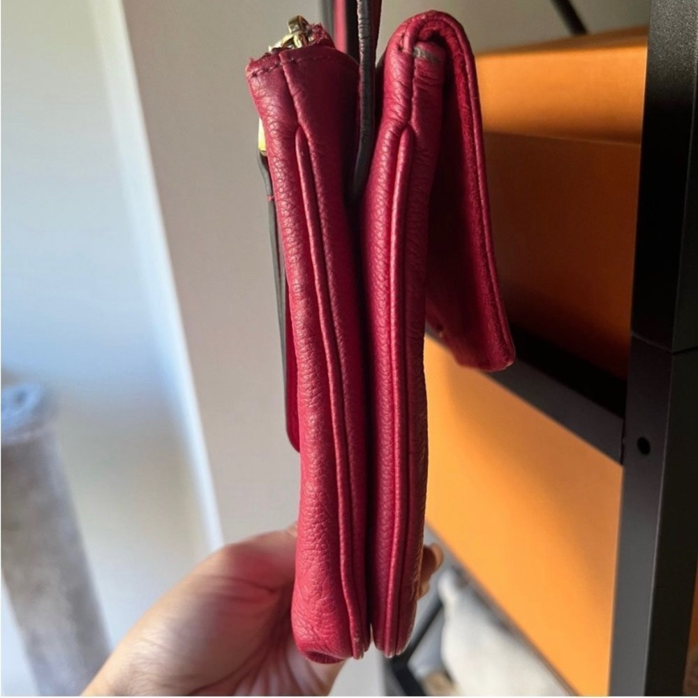 Louis crossbody authentic - Picture 5 of 15